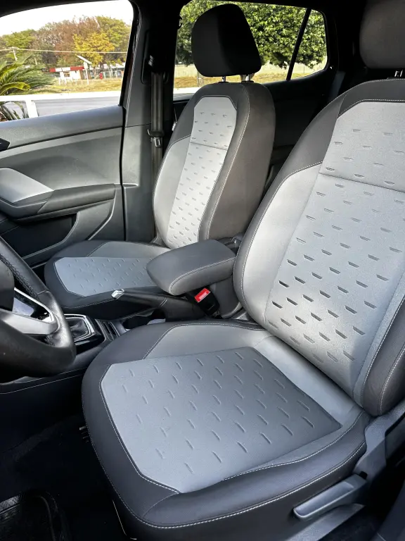 VOLKSWAGEN T-Cross - Foto