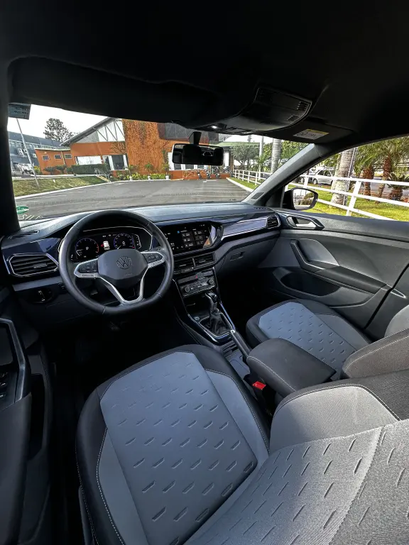 VOLKSWAGEN T-Cross - Foto