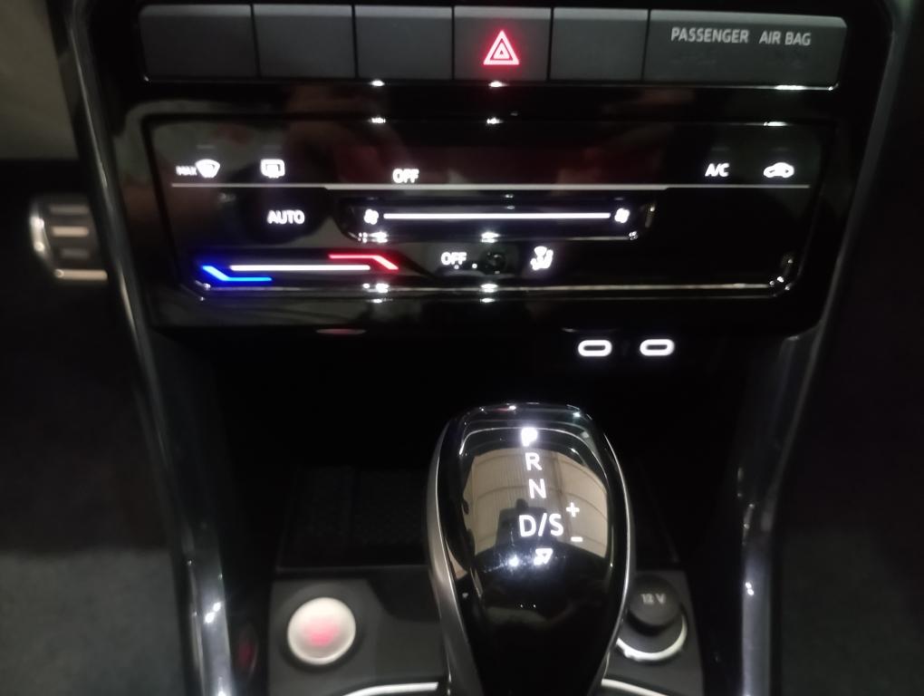 VOLKSWAGEN T-Cross - Miniatura