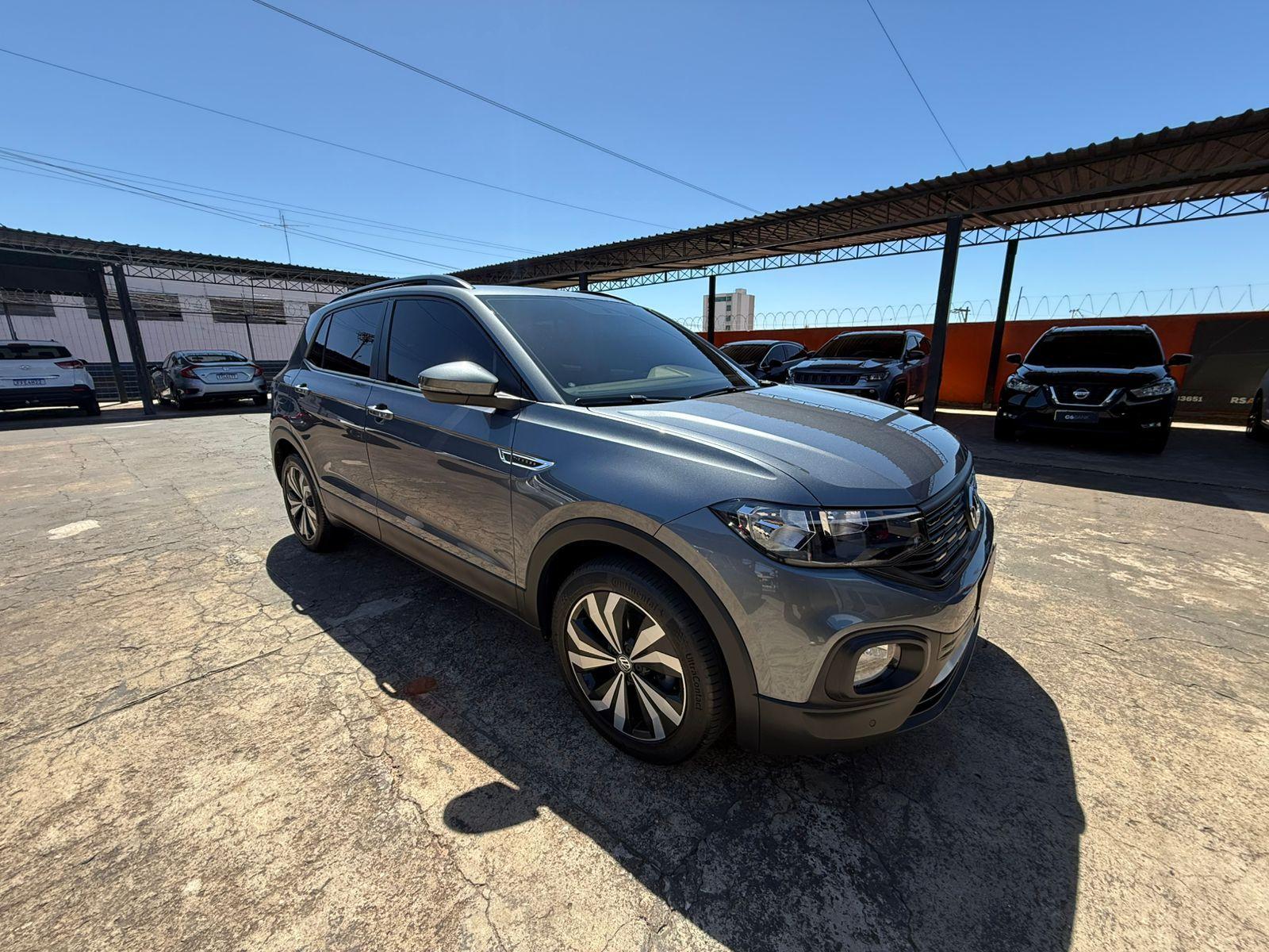 VOLKSWAGEN T-Cross - Foto