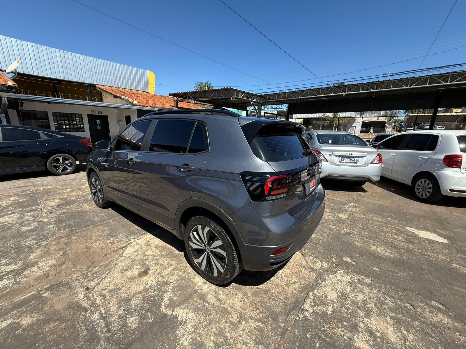 VOLKSWAGEN T-Cross - Foto