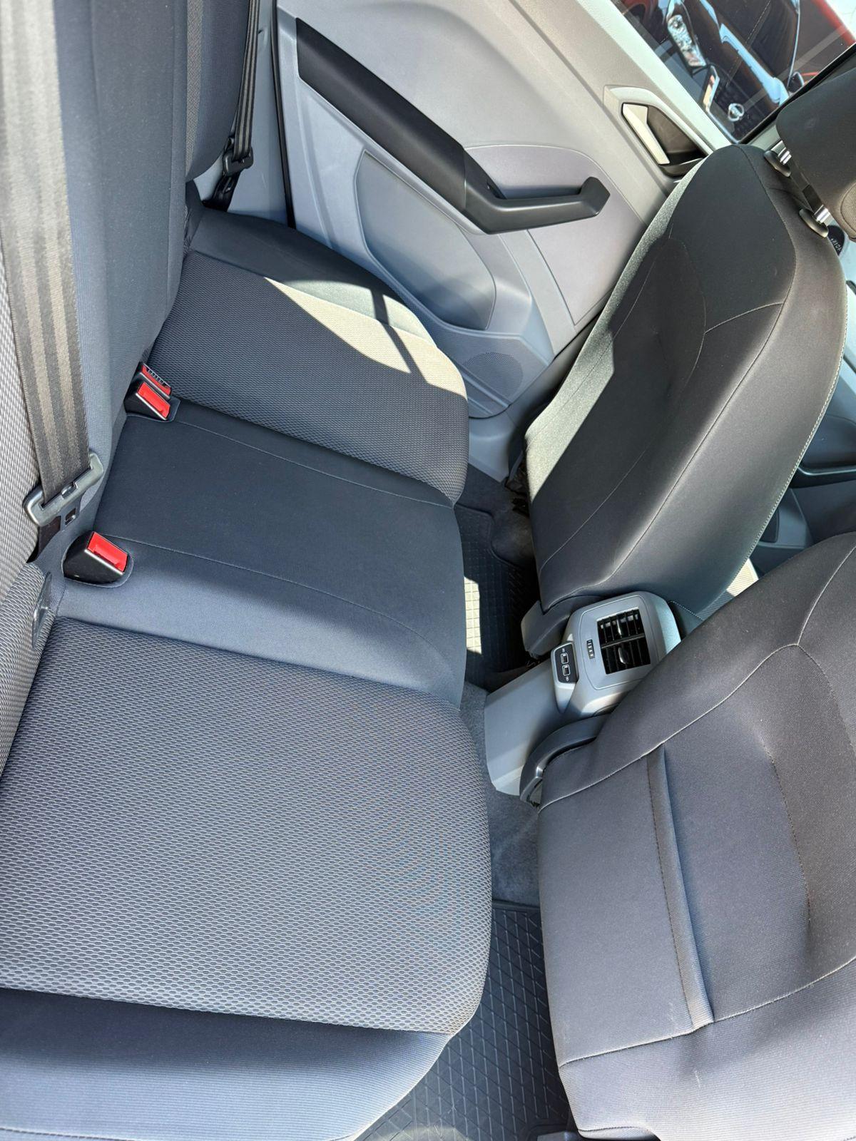 VOLKSWAGEN T-Cross - Foto