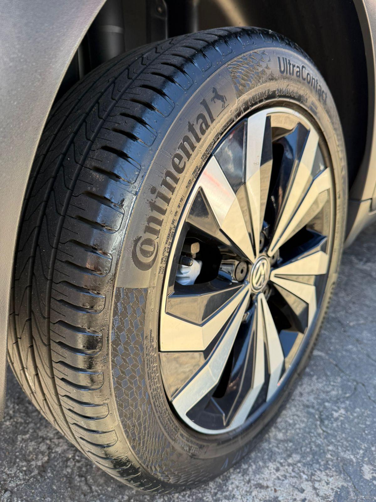 VOLKSWAGEN T-Cross - Foto