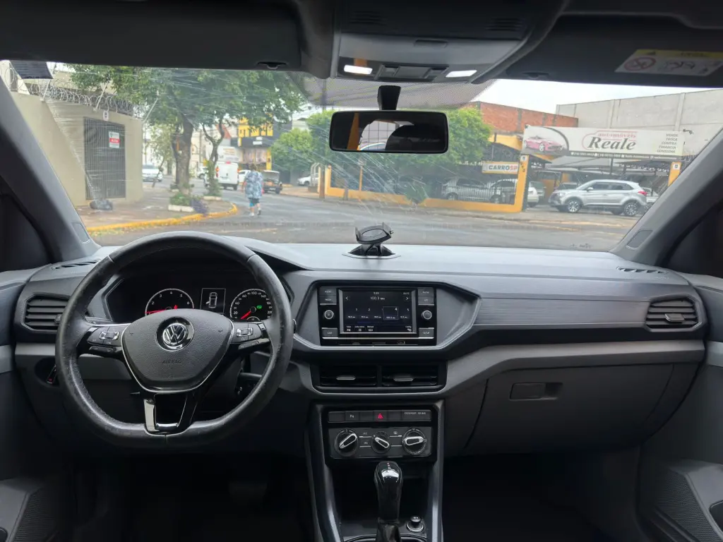 VOLKSWAGEN T-Cross - Foto