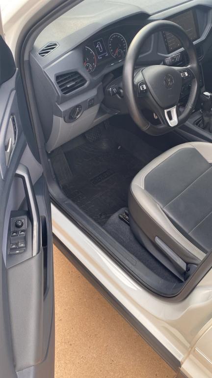 VOLKSWAGEN T-Cross - Foto