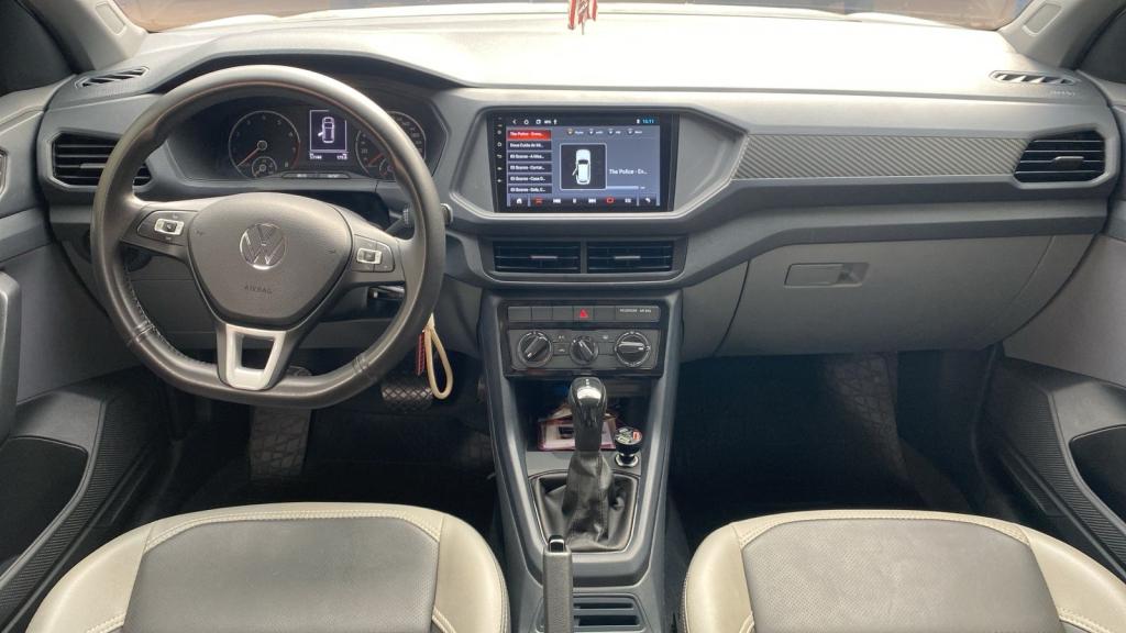 VOLKSWAGEN T-Cross - Foto