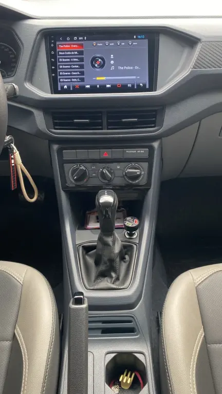 VOLKSWAGEN T-Cross - Foto