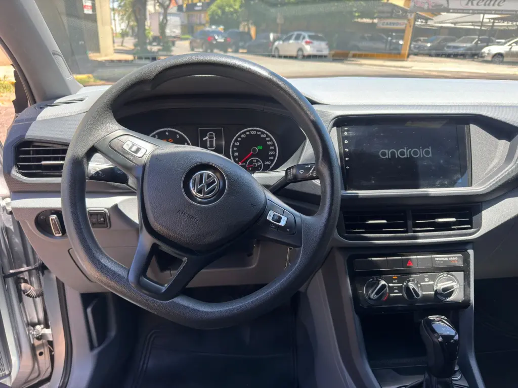 VOLKSWAGEN T-Cross - Foto
