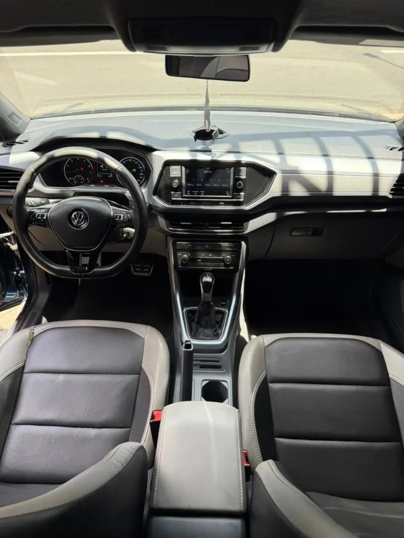 VOLKSWAGEN T-Cross - Foto