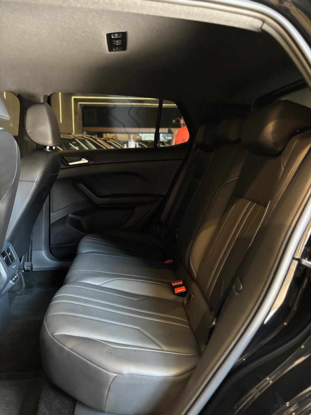 VOLKSWAGEN T-Cross - Foto