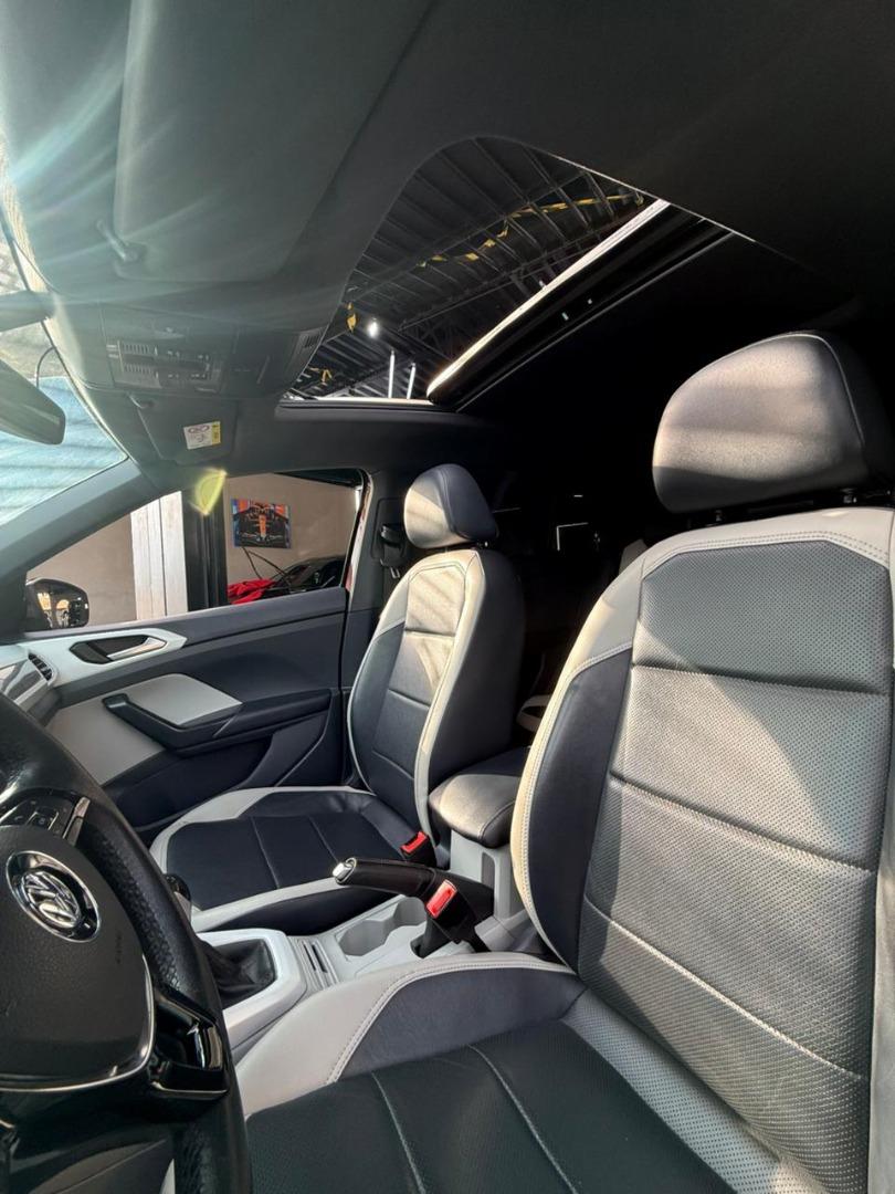 VOLKSWAGEN T-Cross - Foto