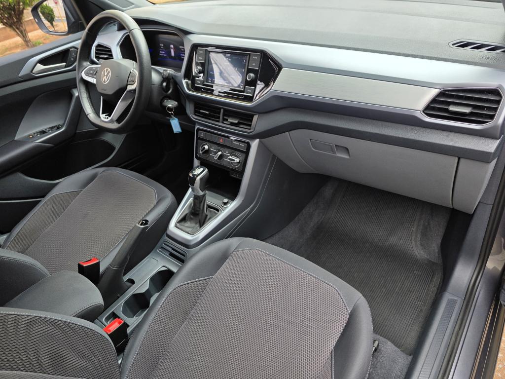 VOLKSWAGEN T-Cross - Foto