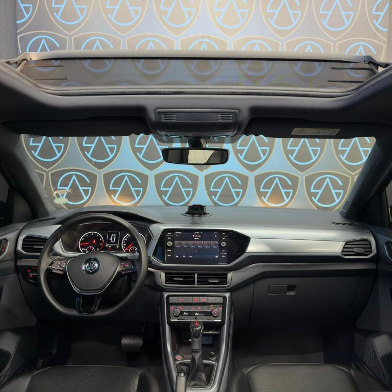 VOLKSWAGEN T-Cross - Foto