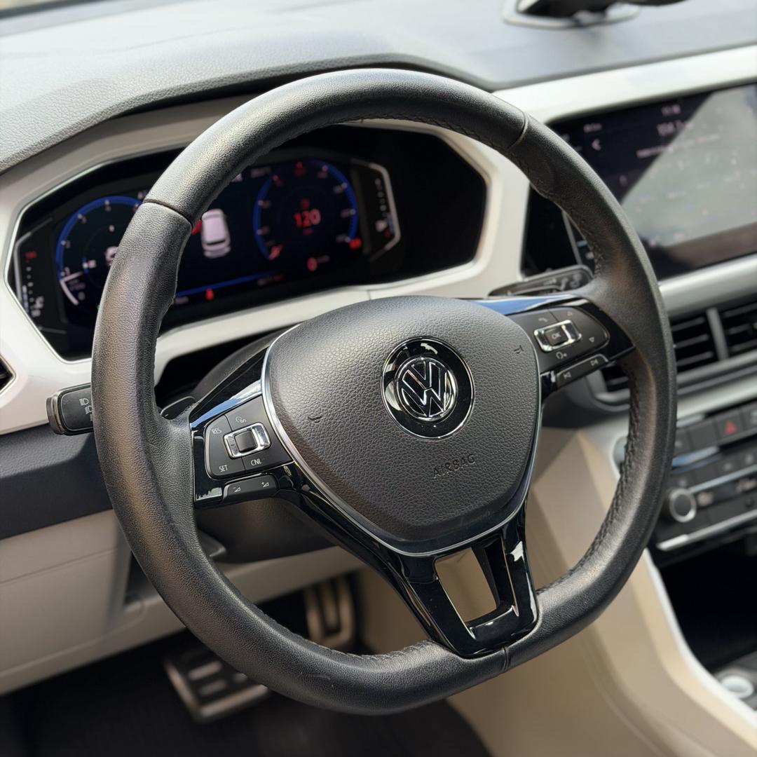 VOLKSWAGEN T-Cross - Foto