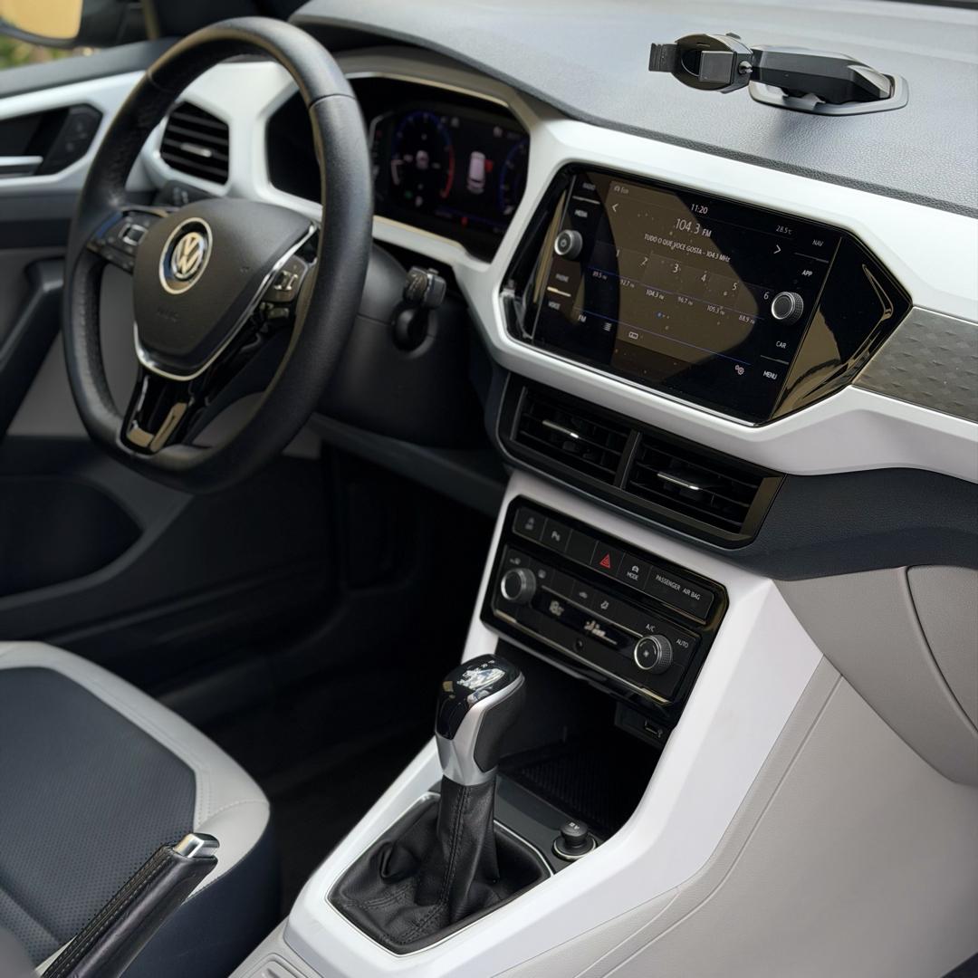 VOLKSWAGEN T-Cross - Foto