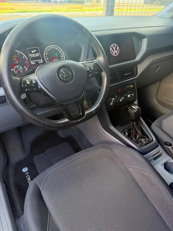 VOLKSWAGEN T-Cross - Foto