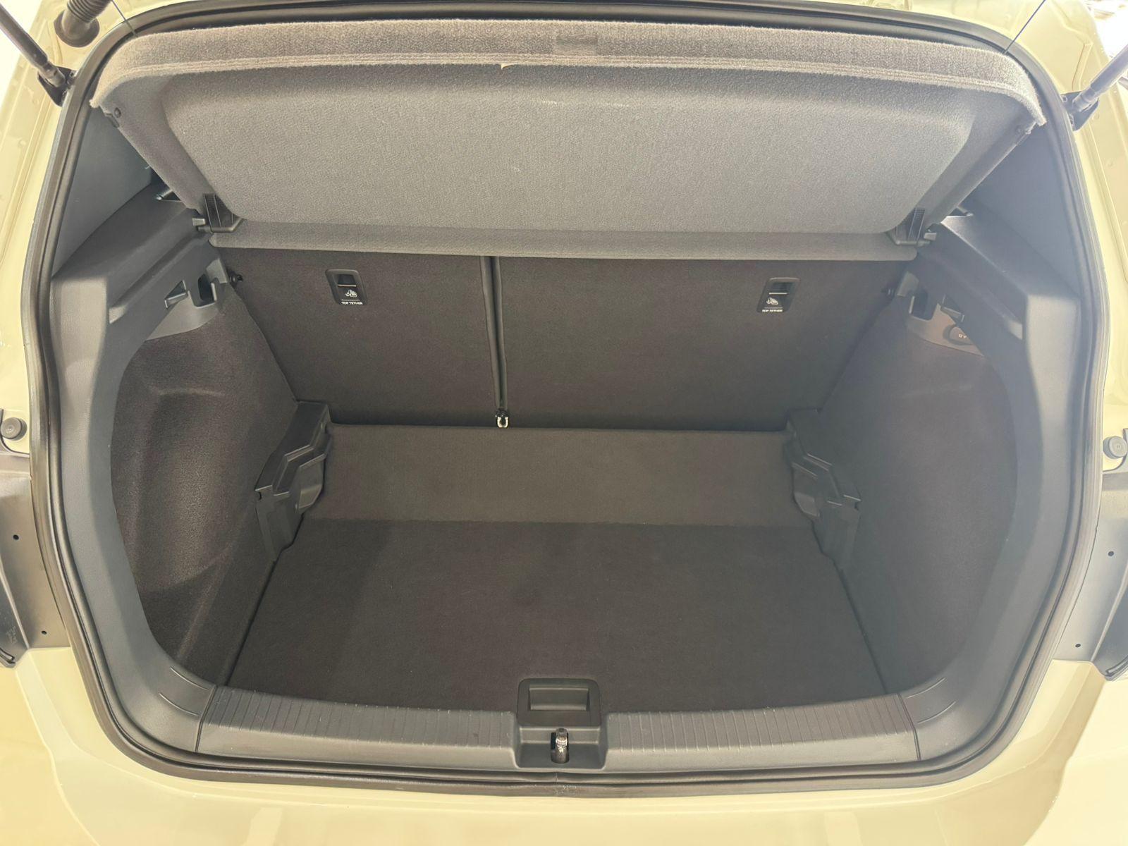 VOLKSWAGEN T-Cross - Foto