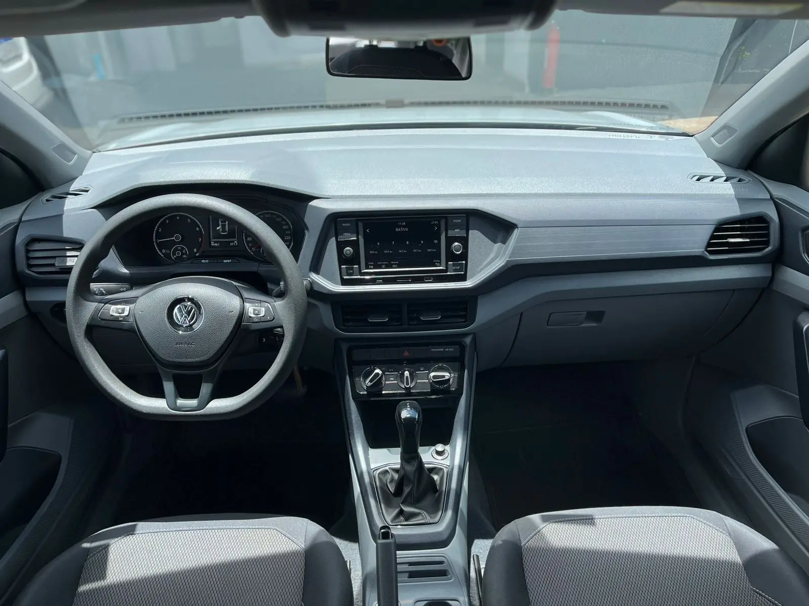 VOLKSWAGEN T-Cross - Foto