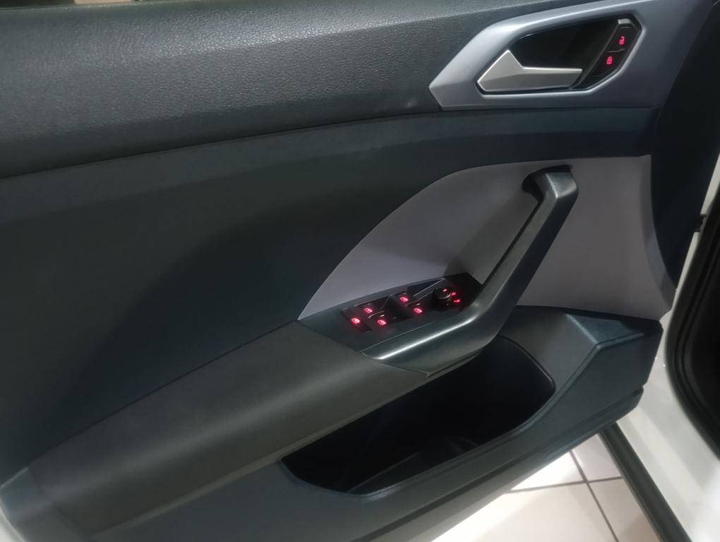 VOLKSWAGEN T-Cross - Foto