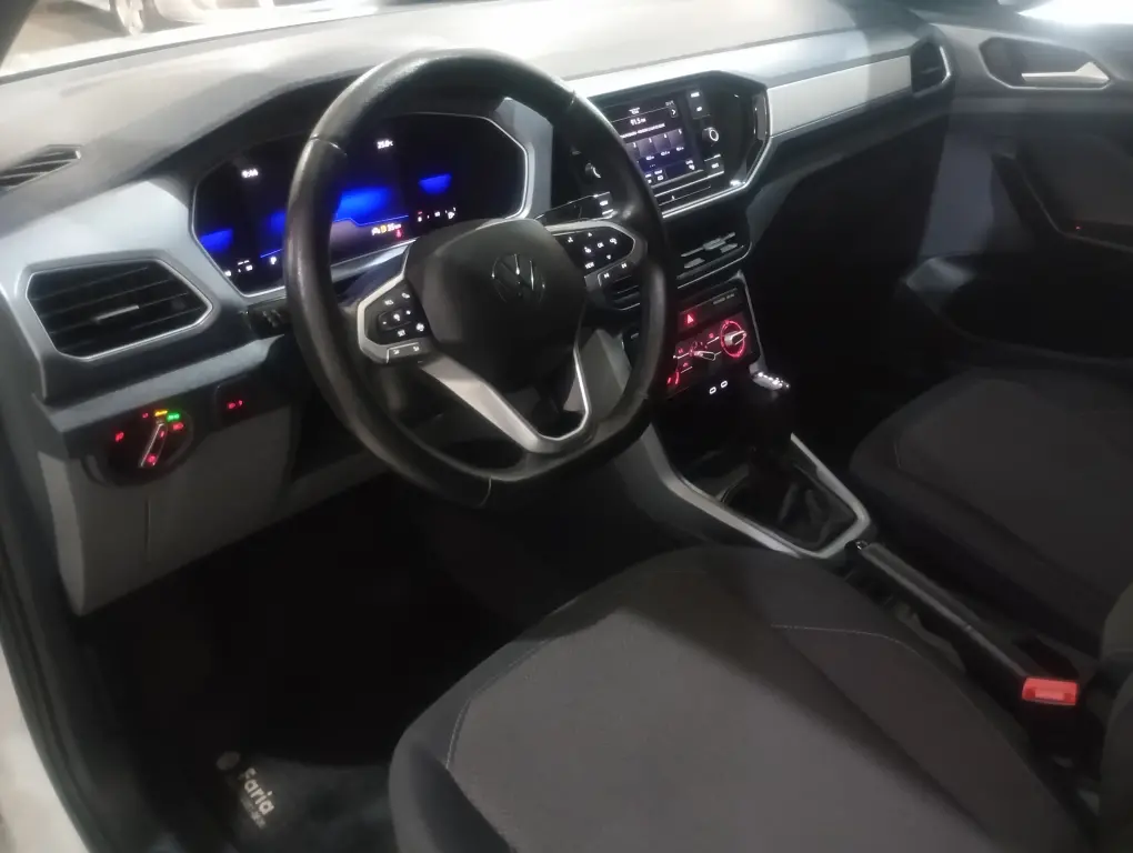 VOLKSWAGEN T-Cross - Foto