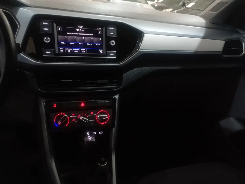 VOLKSWAGEN T-Cross - Foto