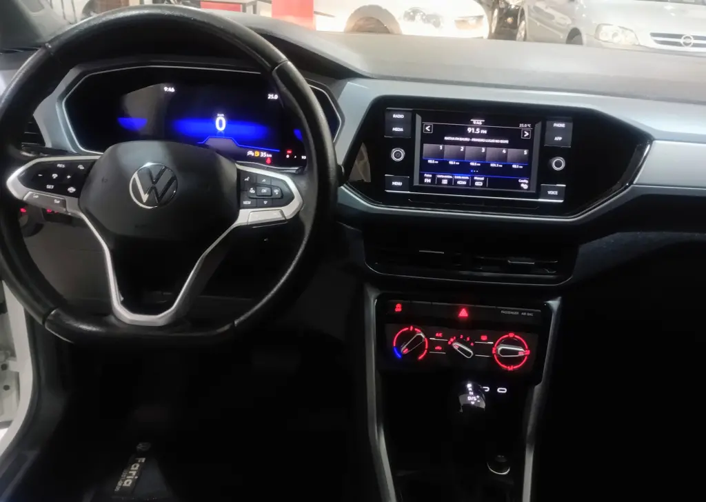 VOLKSWAGEN T-Cross - Foto