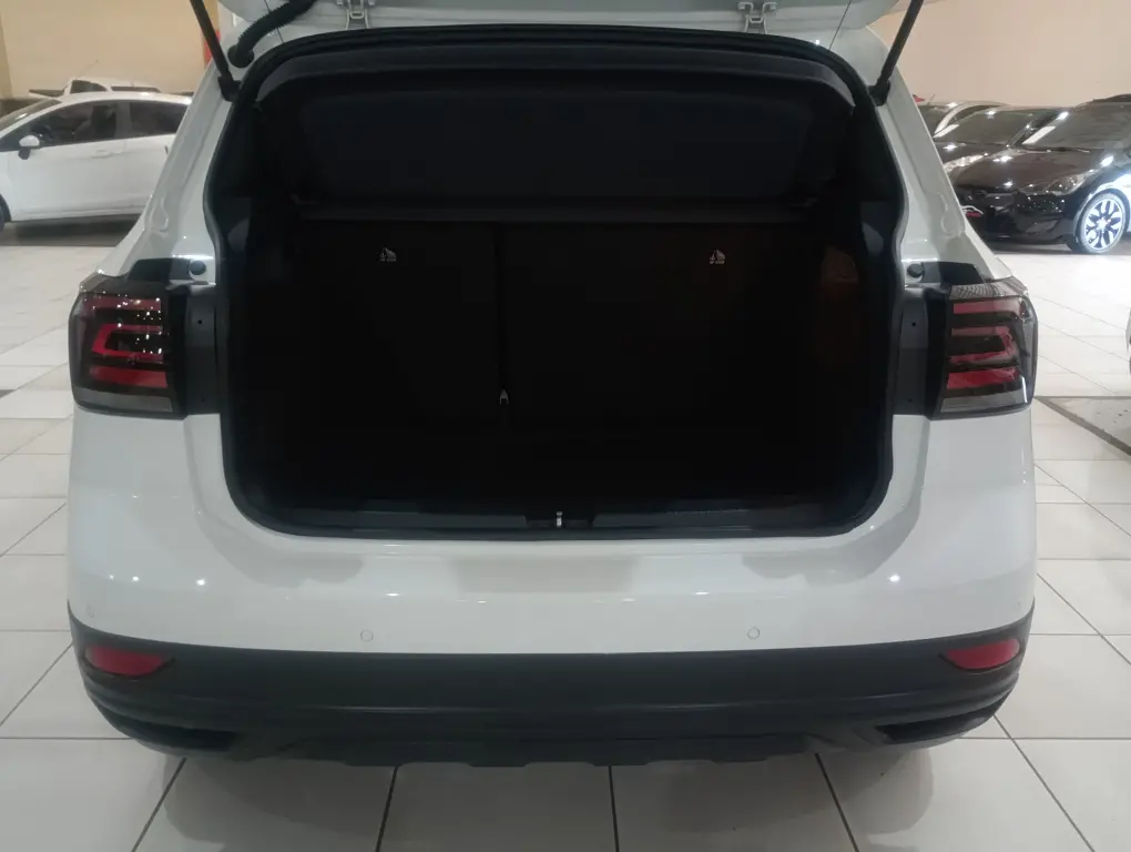 VOLKSWAGEN T-Cross - Foto