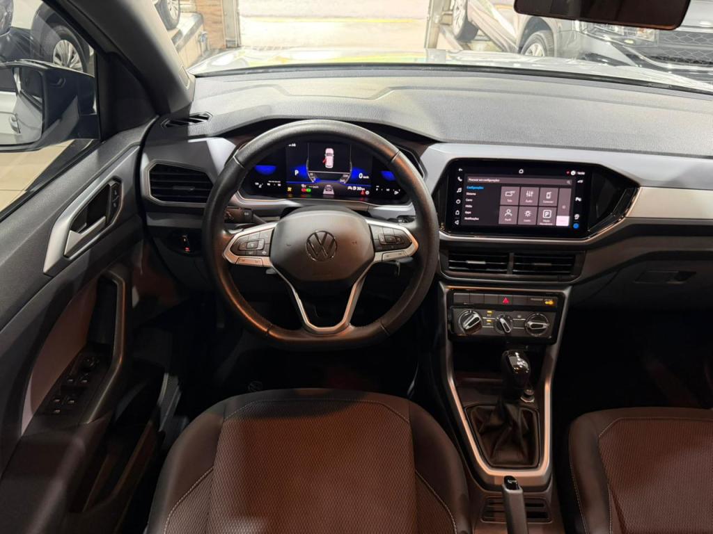 VOLKSWAGEN T-Cross - Foto