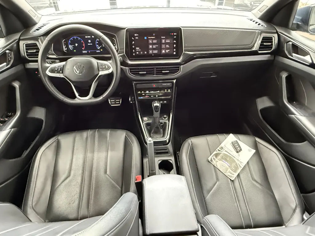 VOLKSWAGEN T-Cross - Foto