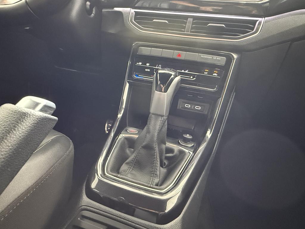 VOLKSWAGEN T-Cross - Foto