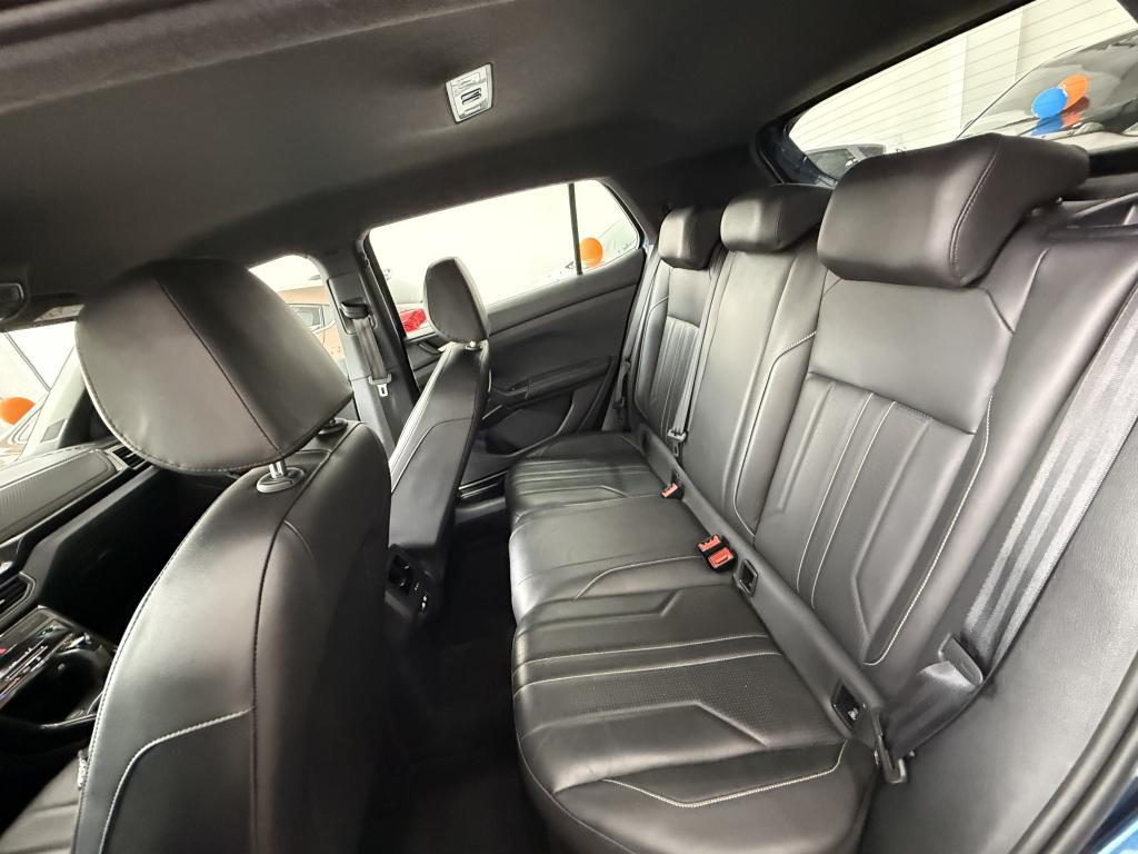 VOLKSWAGEN T-Cross - Foto