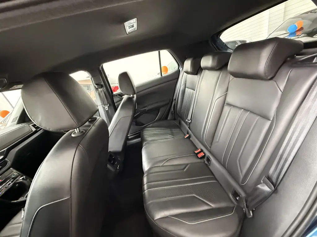 VOLKSWAGEN T-Cross - Foto