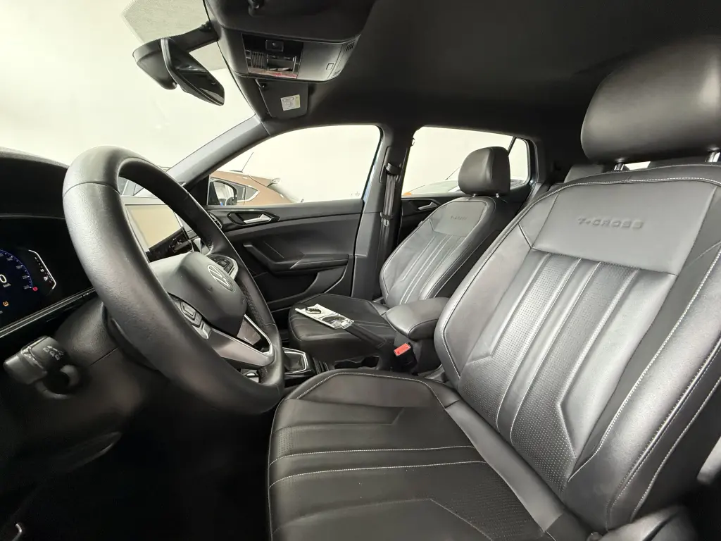 VOLKSWAGEN T-Cross - Foto