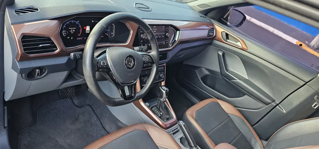 VOLKSWAGEN T-Cross - Foto