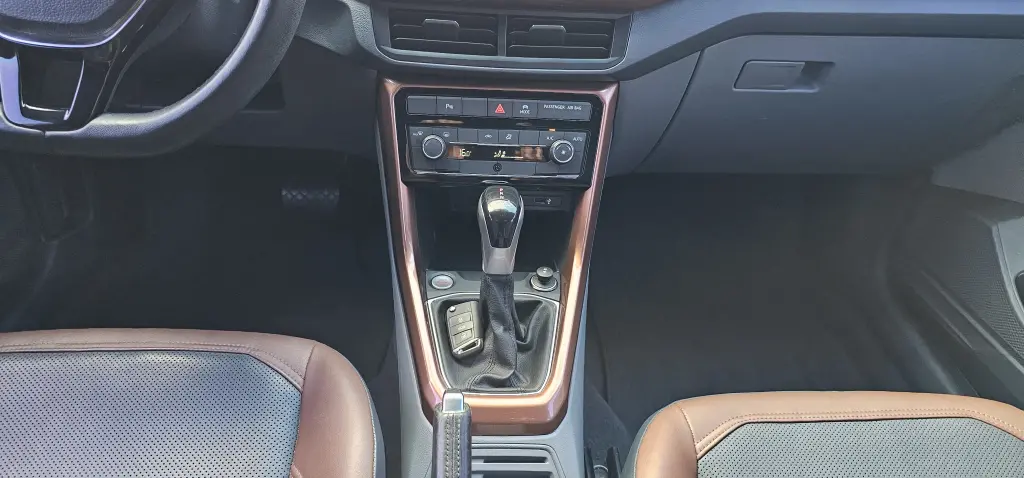 VOLKSWAGEN T-Cross - Foto