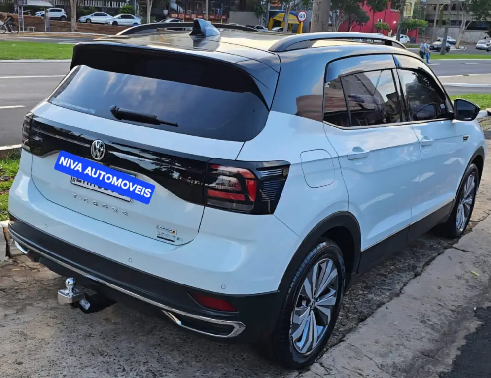 VOLKSWAGEN T-Cross - Foto