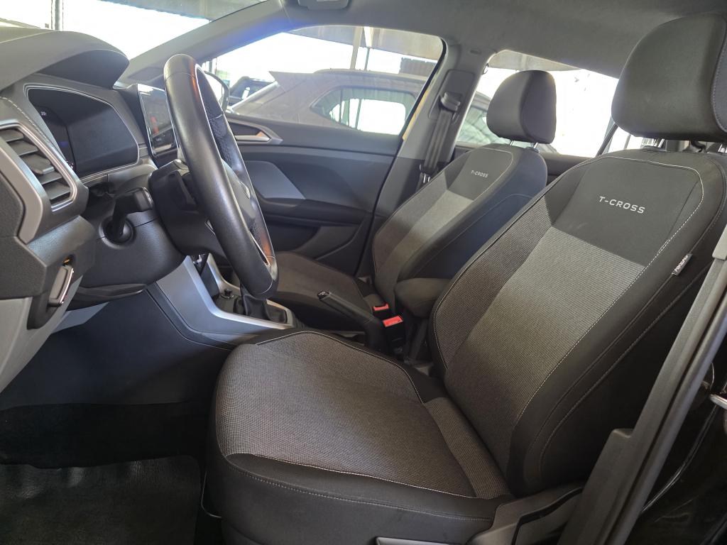 VOLKSWAGEN T-Cross - Foto