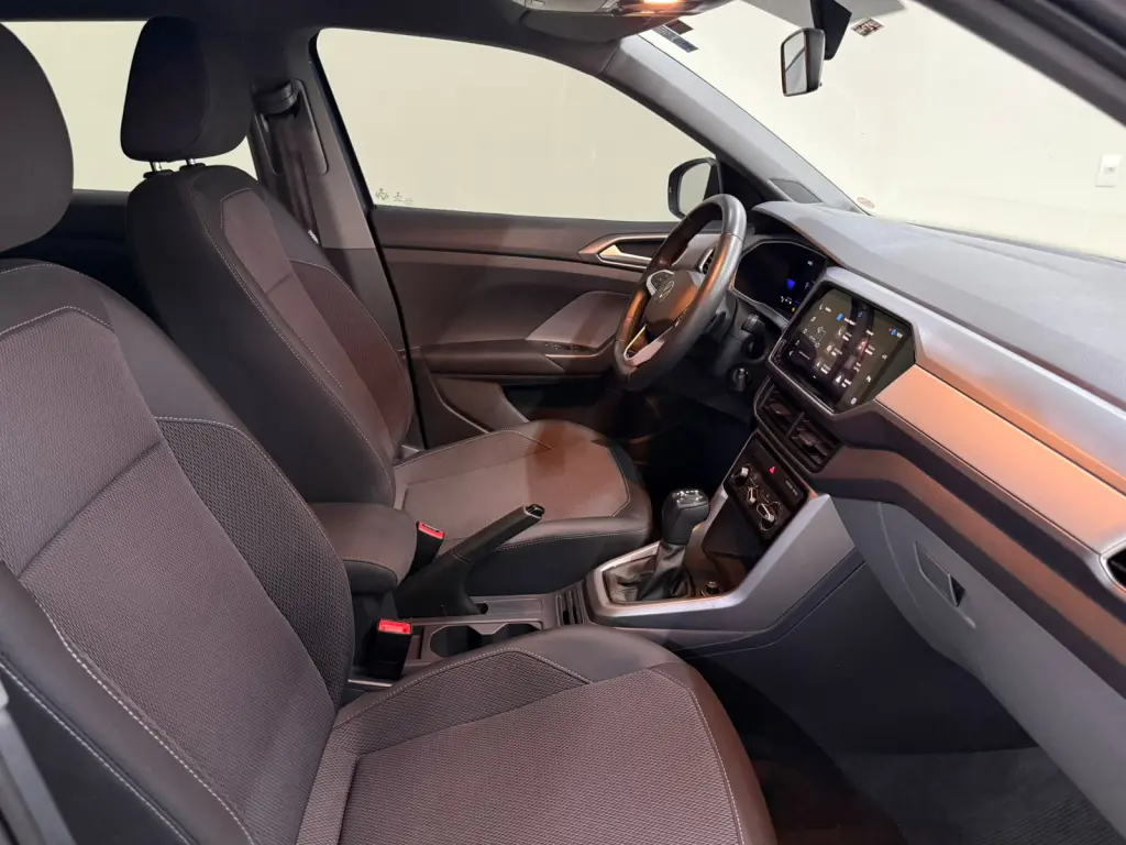 VOLKSWAGEN T-Cross - Foto