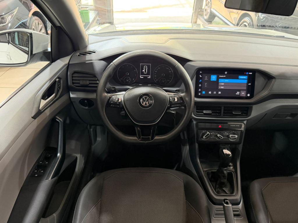 VOLKSWAGEN T-Cross - Foto