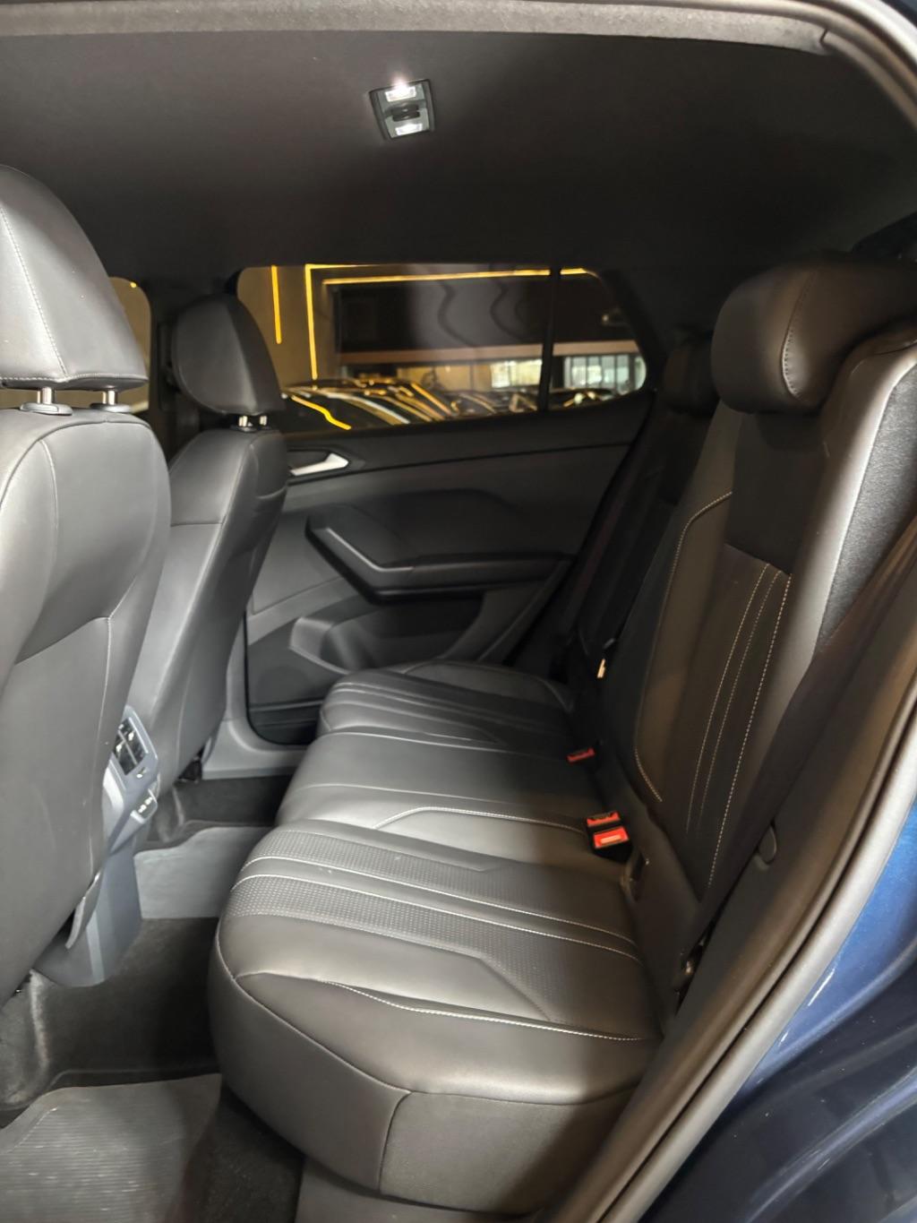 VOLKSWAGEN T-Cross - Foto