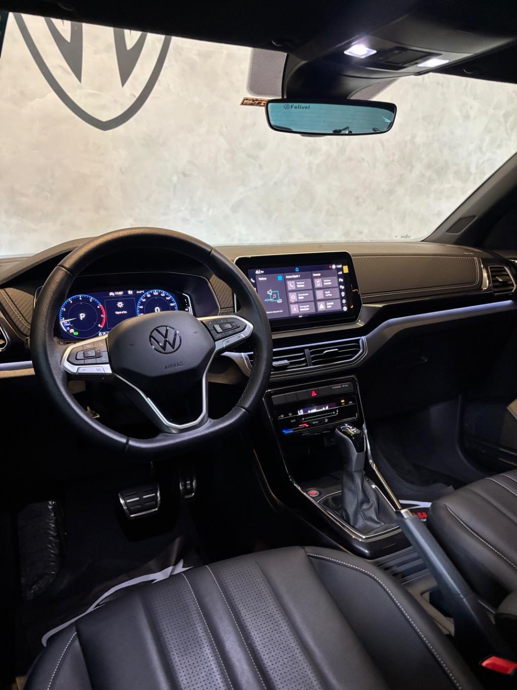 VOLKSWAGEN T-Cross - Foto