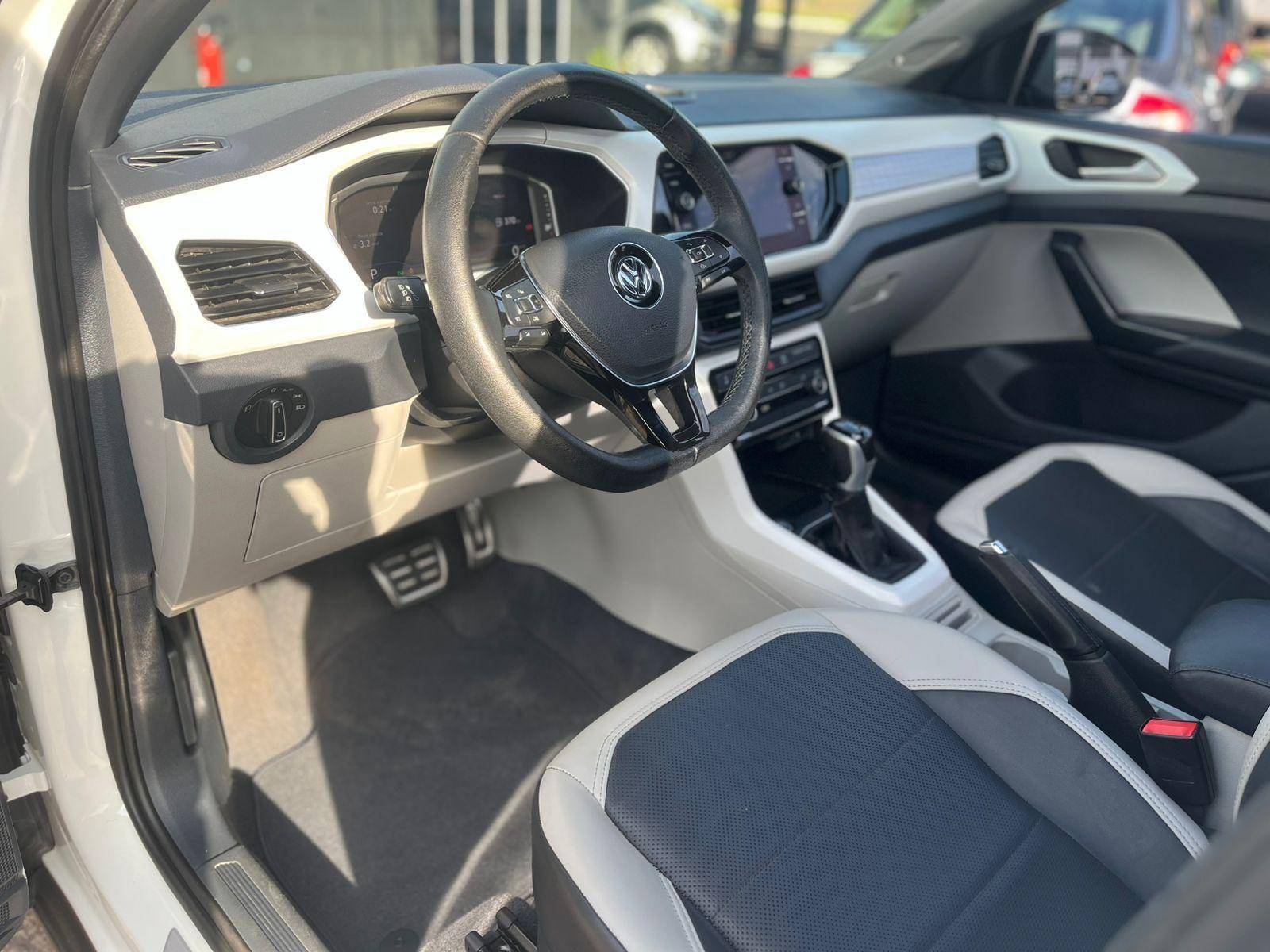 VOLKSWAGEN T-Cross - Foto