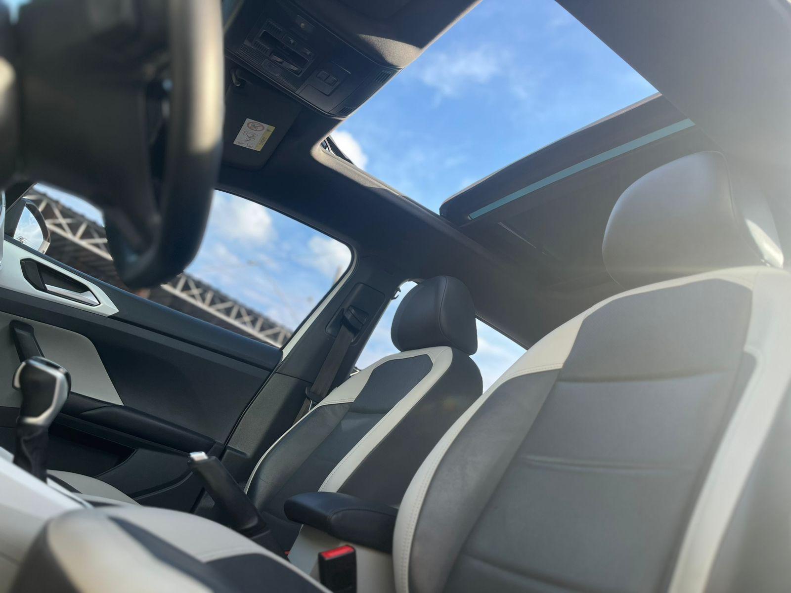 VOLKSWAGEN T-Cross - Foto