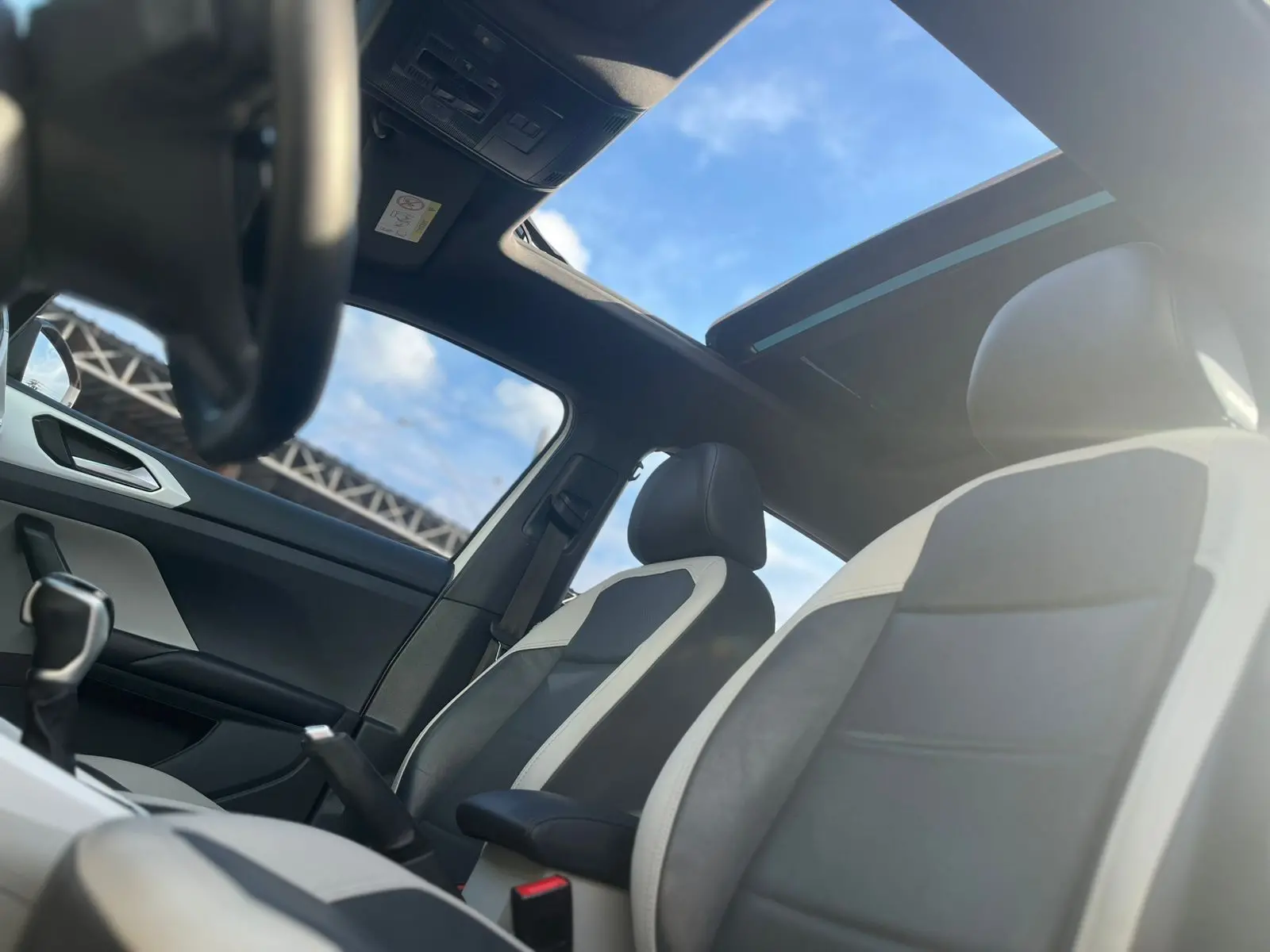 VOLKSWAGEN T-Cross - Foto