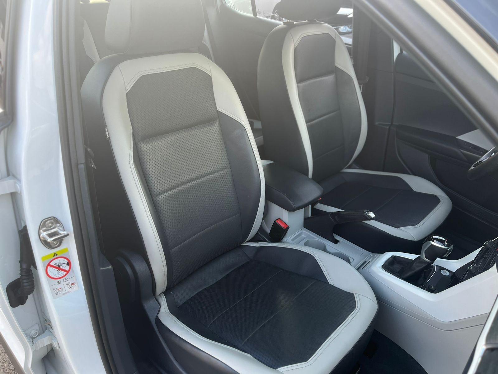 VOLKSWAGEN T-Cross - Foto