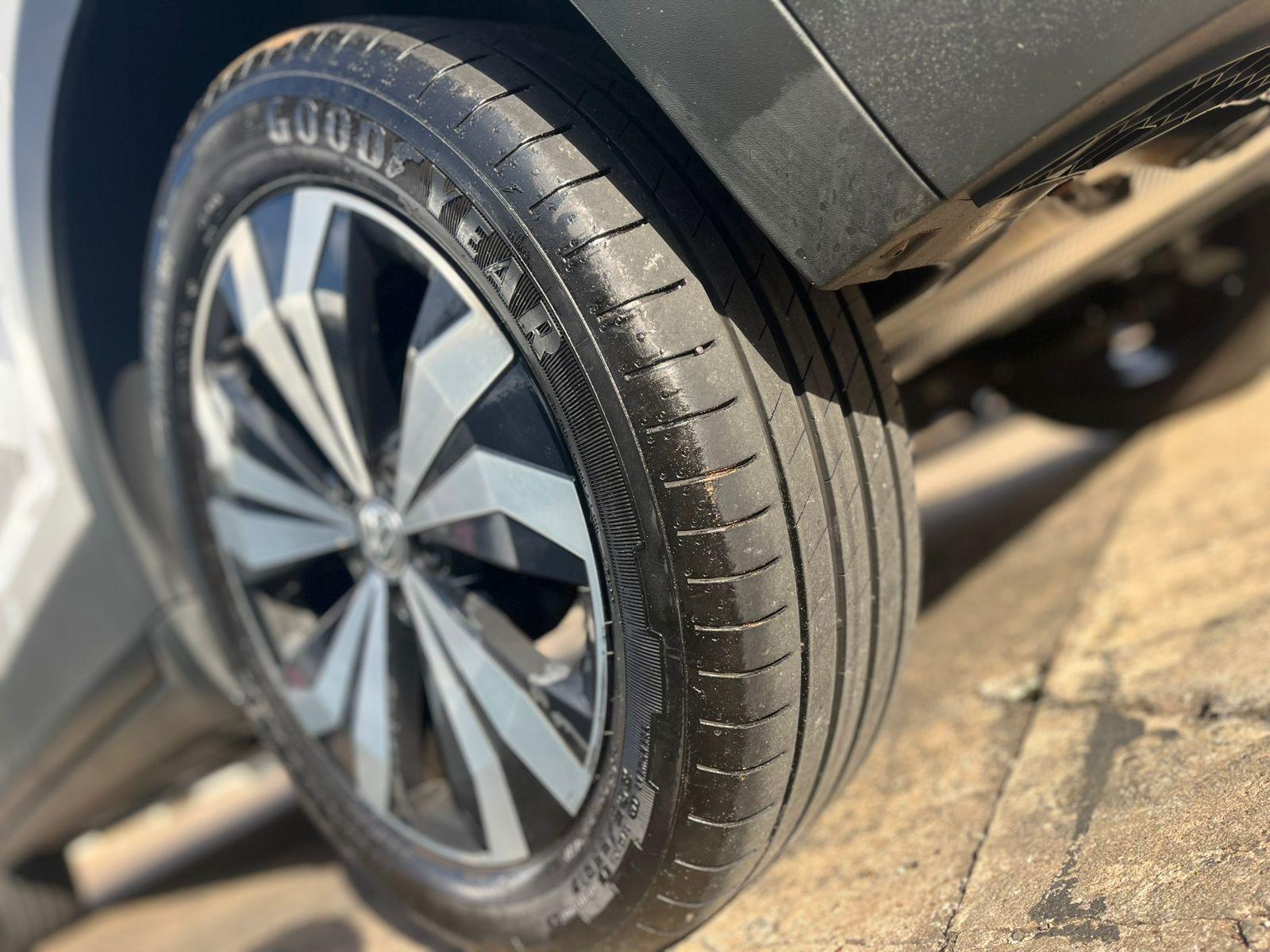 VOLKSWAGEN T-Cross - Foto