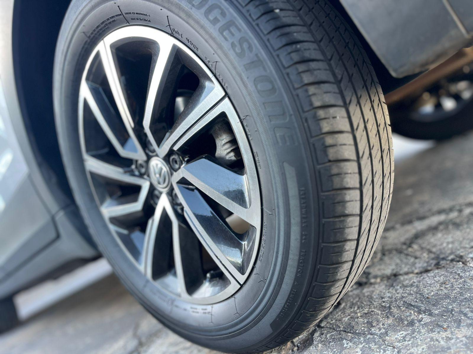 VOLKSWAGEN T-Cross - Foto