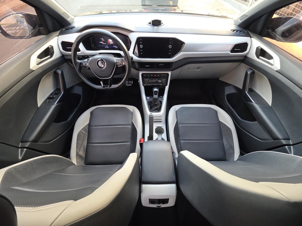 VOLKSWAGEN T-Cross - Foto