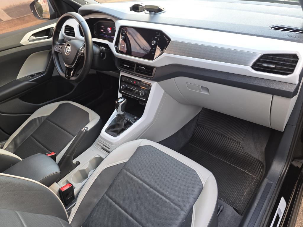 VOLKSWAGEN T-Cross - Foto