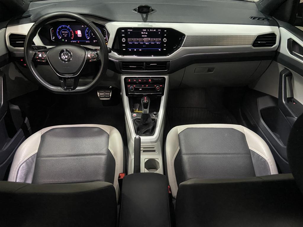 VOLKSWAGEN T-Cross - Foto